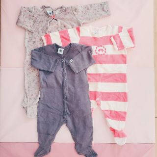 プチバトー(PETIT BATEAU)のPETIT BATEAU♡ロンパース  6M(67cm)(ロンパース)