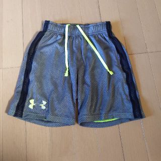 アンダーアーマー(UNDER ARMOUR)のUNDER ARMOURアンダーアーマーハーフパンツYSM130サイズ使用品(パンツ/スパッツ)