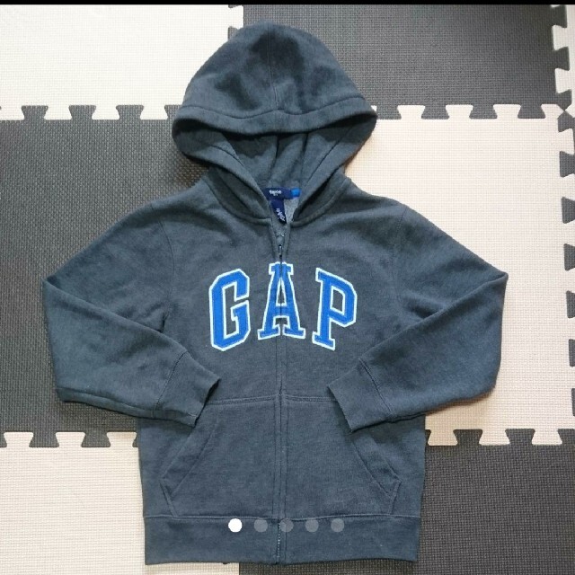 GAP Kids(ギャップキッズ)のGAP ギャップ フード付き パーカー トレーナー 120 キッズ/ベビー/マタニティのキッズ服男の子用(90cm~)(ジャケット/上着)の商品写真