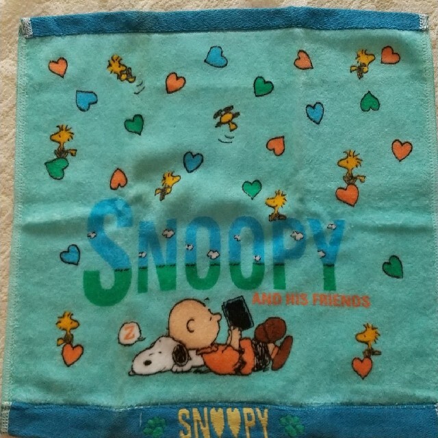 SNOOPY(スヌーピー)の新品 スヌーピー ハンドタオル エンタメ/ホビーのアニメグッズ(タオル)の商品写真