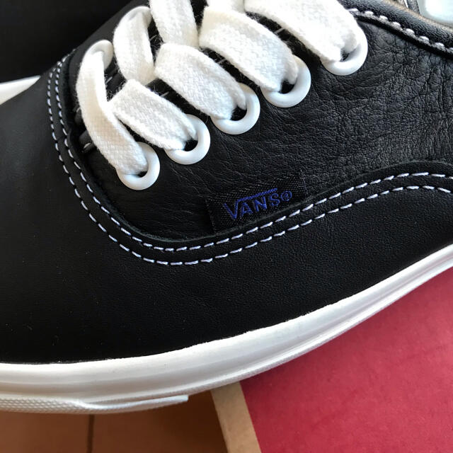VANS(ヴァンズ)の【未使用】authentic アナハイムファクトリーパック レザー  黒26cm メンズの靴/シューズ(スニーカー)の商品写真