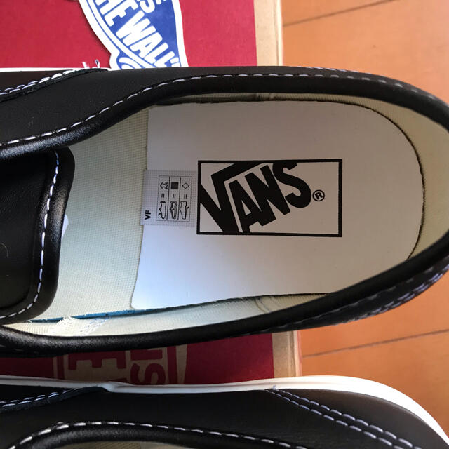 VANS(ヴァンズ)の【未使用】authentic アナハイムファクトリーパック レザー  黒26cm メンズの靴/シューズ(スニーカー)の商品写真