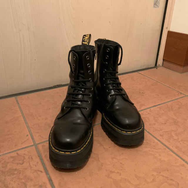 Dr. Martens 厚底8ホール-