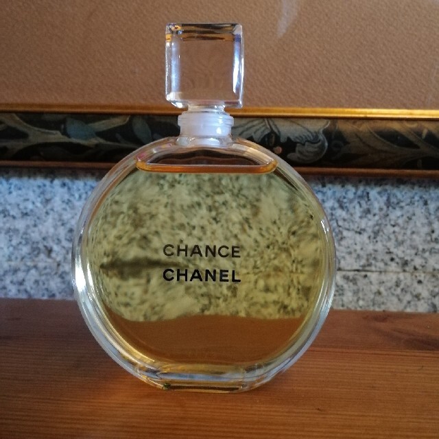 CHANEL(シャネル)のシャネル『チャンス』オード・トワレ50mlフラコンボトル未使用品 コスメ/美容の香水(香水(女性用))の商品写真