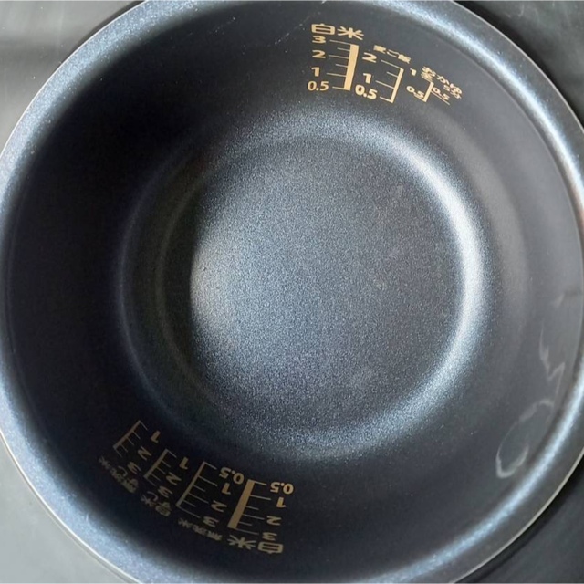 東芝(トウシバ)の2020年製　東芝 炊飯器 RC-5MFM 3合炊き 美品 スマホ/家電/カメラの調理家電(炊飯器)の商品写真