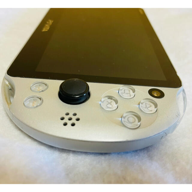 PlayStation Vita - PSVita PCH-2000 ZA25 SONY シルバー本体 画面傷