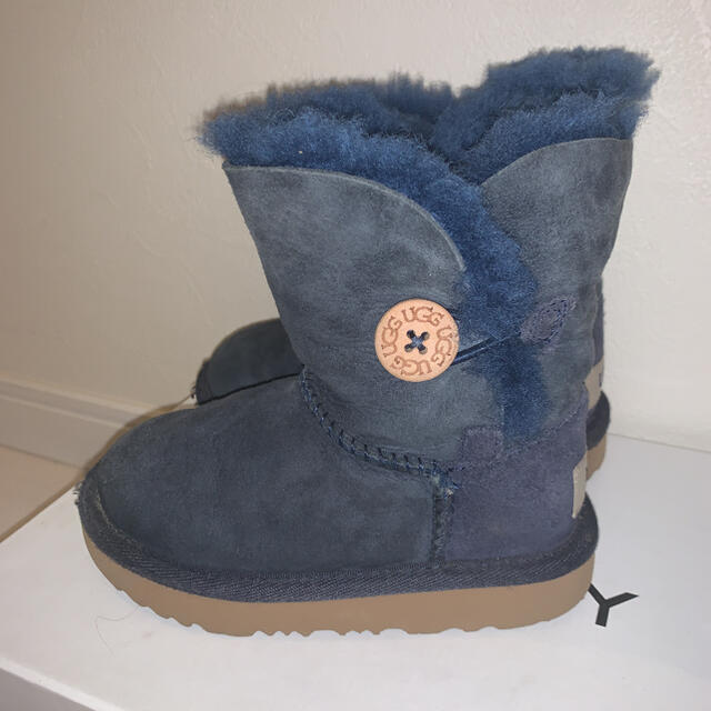 UGG(アグ)のノンタン様専用 キッズ/ベビー/マタニティのキッズ靴/シューズ(15cm~)(ブーツ)の商品写真