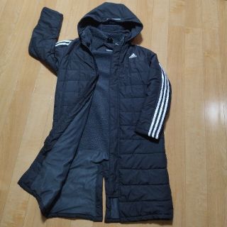 アディダス(adidas)のダウンコート(コート)