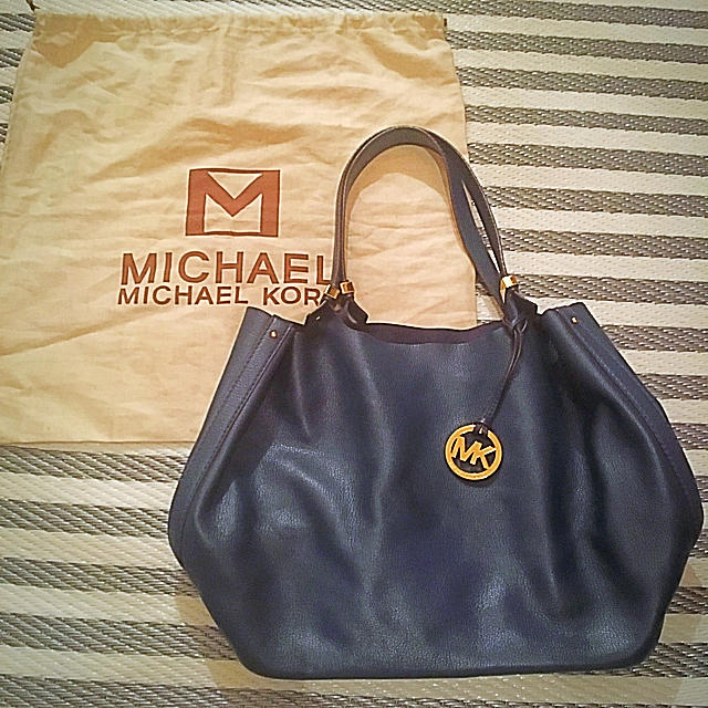 Michael Kors(マイケルコース)のあかねさま用、今日のみ値下げ❣️マイケルコース☆リバーシブルバッグ レディースのバッグ(トートバッグ)の商品写真