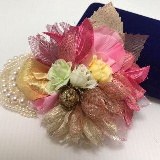 アーティフィシャルフラワー・造花のコサージュ・ヘアアクセサリー　ハンドメイド♡ (コサージュ/ブローチ)