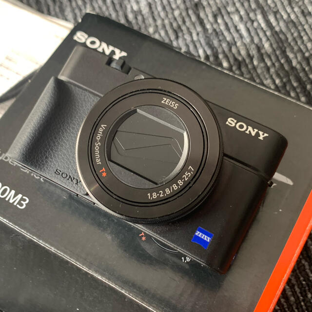 ほぼ無傷　SONY Cyber−Shot RX DSC-RX100M3