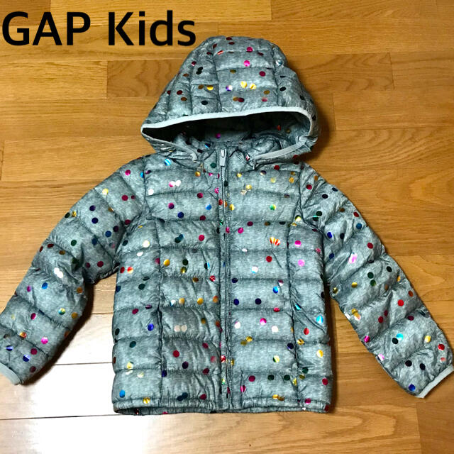 GAP Kids(ギャップキッズ)の【GAP Kids】メタリックドット柄　パファーパーカージャケット　110 キッズ/ベビー/マタニティのキッズ服女の子用(90cm~)(ジャケット/上着)の商品写真