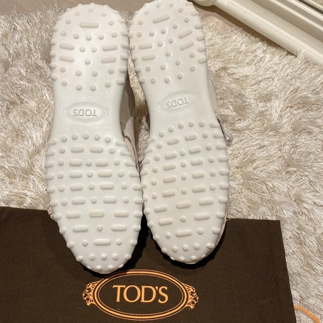 TOD'S(トッズ)の引越しの為お値下げ⭐︎未使用⭐︎トッズ　レザー　フリンジスニーカー　37 レディースの靴/シューズ(スニーカー)の商品写真