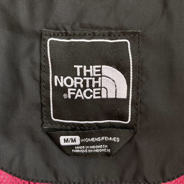 THE NORTH FACE(ザノースフェイス)のUS規格☆ ノースフェイス ナイロンジャケット ハイベント ブラック ピンク M レディースのジャケット/アウター(ナイロンジャケット)の商品写真