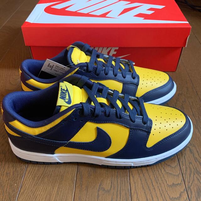 NIKE(ナイキ)のNIKE DUNK LOW MICHIGAN 26.5cm メンズの靴/シューズ(スニーカー)の商品写真