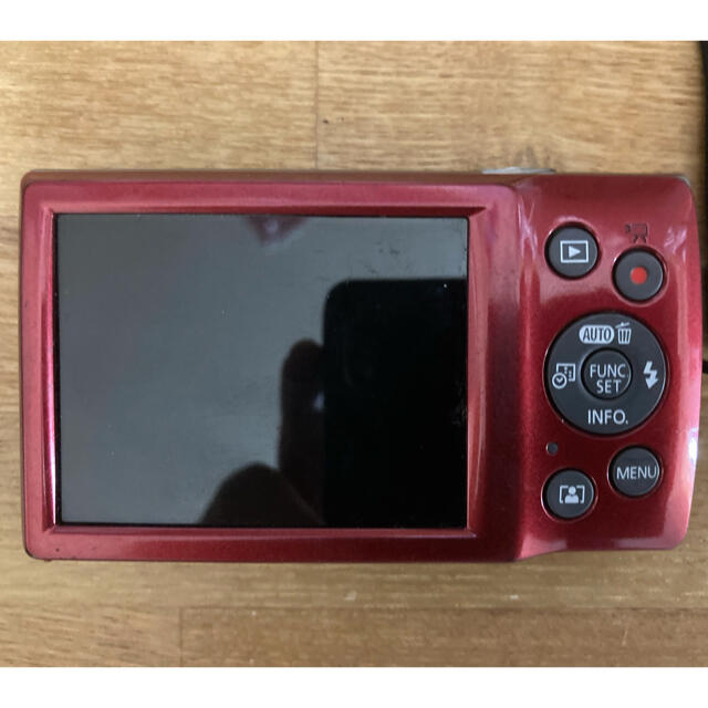 Canon(キヤノン)のixy200 赤 スマホ/家電/カメラのカメラ(コンパクトデジタルカメラ)の商品写真