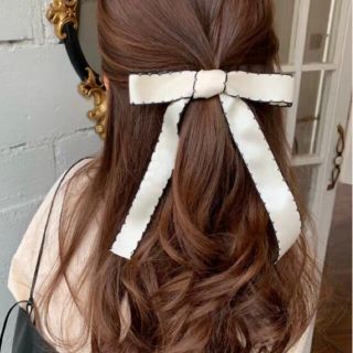 韓国　リボン　ヘアクリップ   ヘアピン　バイカラー　白　ブラックピンク(バレッタ/ヘアクリップ)