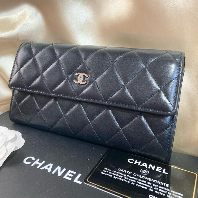 CHANEL(シャネル)のじゅんじゅん様専用　正規品 シャネル マトラッセ フラップ 長財布 レディースのファッション小物(財布)の商品写真