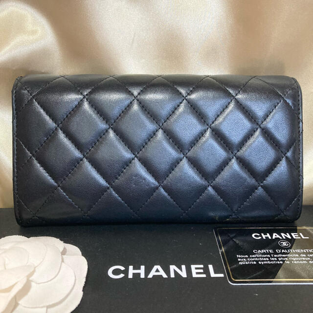 CHANEL(シャネル)のじゅんじゅん様専用　正規品 シャネル マトラッセ フラップ 長財布 レディースのファッション小物(財布)の商品写真