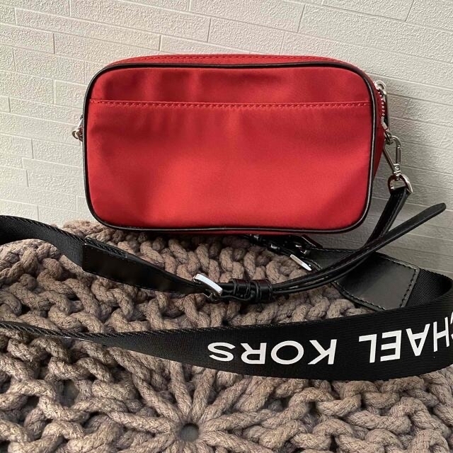 Michael Kors(マイケルコース)のMICHAEL KORS マイケルコース　ナイロン　ショルダーバッグ レディースのバッグ(ショルダーバッグ)の商品写真