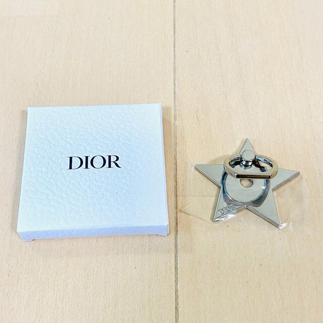 Dior(ディオール)のDIOR ノベルティ　スマホ用リング エンタメ/ホビーのコレクション(ノベルティグッズ)の商品写真