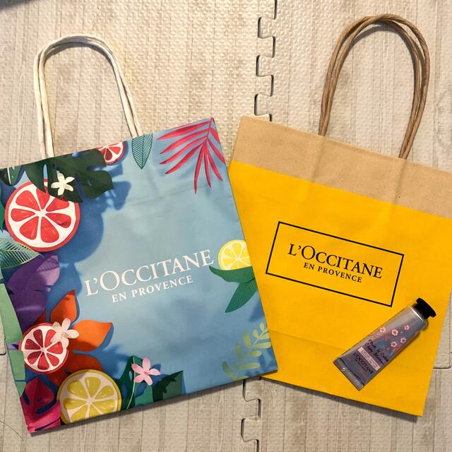 L'OCCITANE(ロクシタン)のロクシタン　紙袋(ミニハンドクリーム付き) レディースのバッグ(ショップ袋)の商品写真