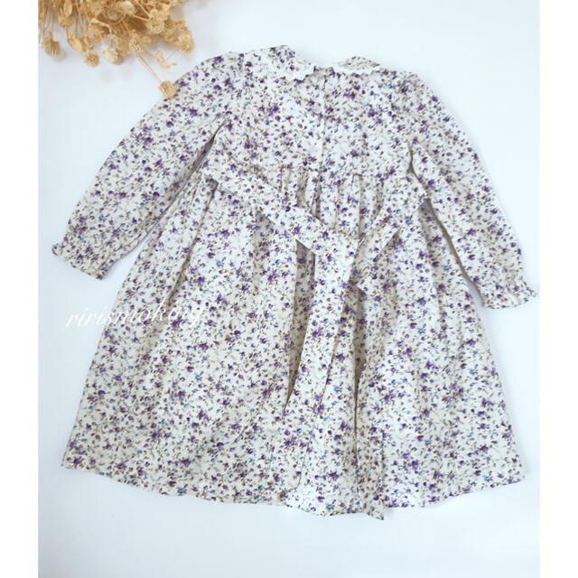 新品 紫 小花柄 スモッキング ワンピース ファミリア べべ 好きの通販 by ♡smocking♡ 春夏子供服出品中フォロー割引適応｜ラクマ