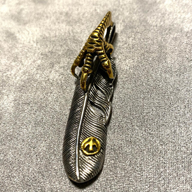 ゴローズ 上金ターコイズ付き特大フェザー イーグルフック細角チェーン