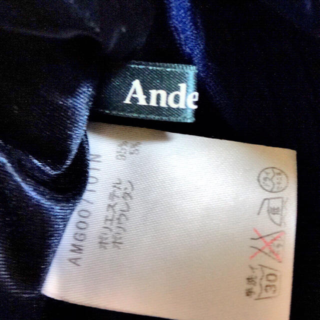 Andemiu(アンデミュウ)のAndemiu(アンデミュウ)のネイビー色のタイトスカートです♡ レディースのスカート(ひざ丈スカート)の商品写真