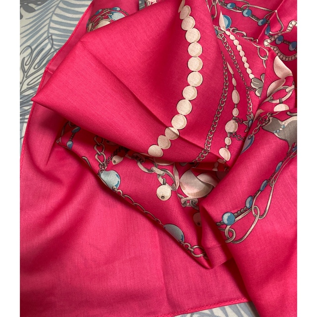 ハンカチ　スカーフ レディースのファッション小物(ハンカチ)の商品写真