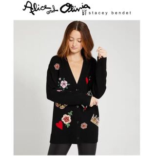 アリスアンドオリビア(Alice+Olivia)の ❤️ ★Alice olive2021新作新品　黒花柄カーディガン綺麗オシャレ(カーディガン)