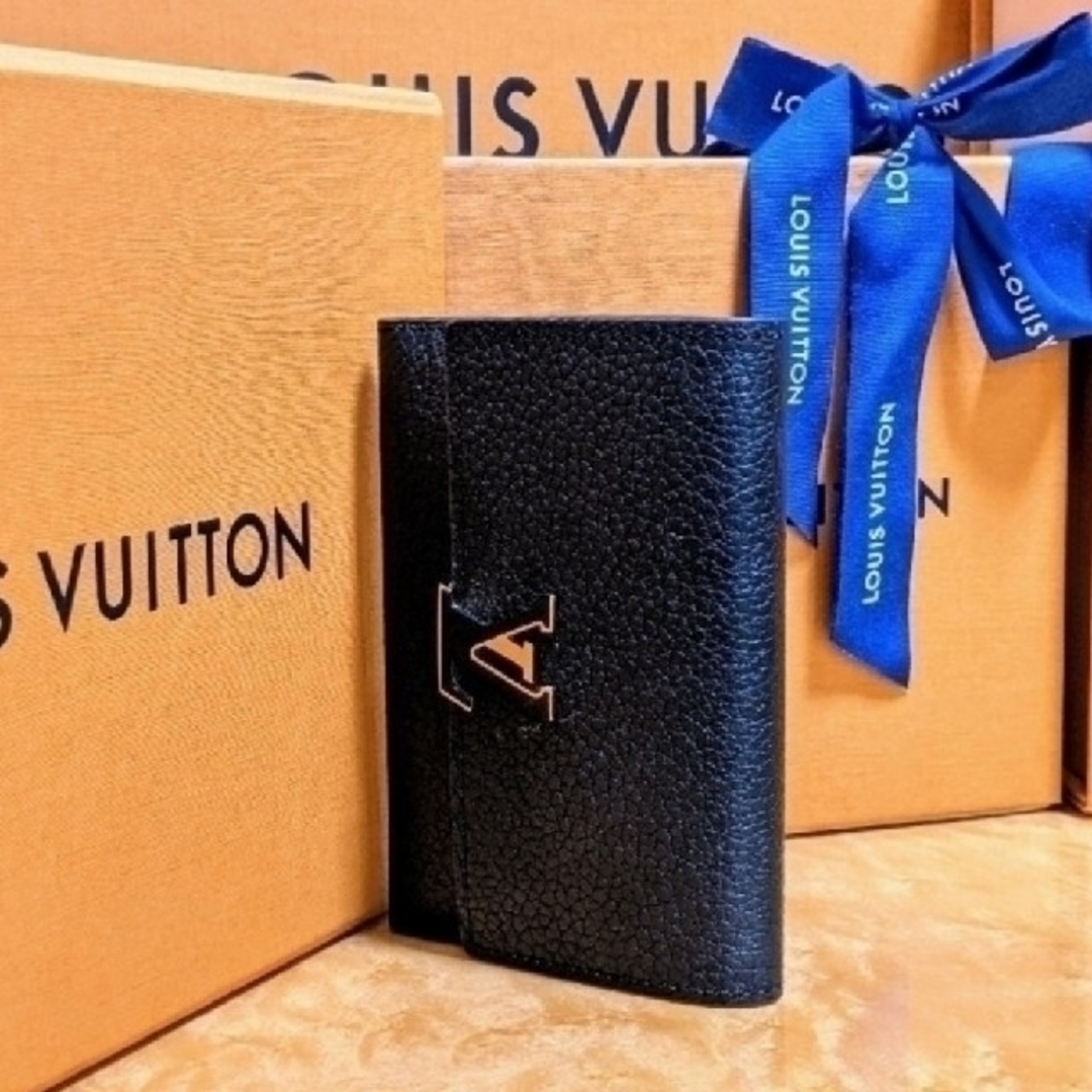 LOUIS VUITTON(ルイヴィトン)のLOUIS VUITTON◆ポルトフォイユ・カプシーヌコンパクト レディースのファッション小物(財布)の商品写真