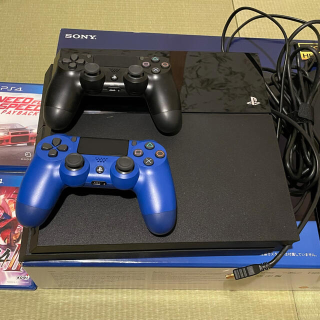 PlayStation(プレイステーション)のPS4  エンタメ/ホビーのゲームソフト/ゲーム機本体(家庭用ゲーム機本体)の商品写真