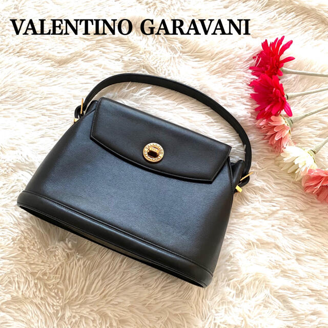 valentino garavani(ヴァレンティノガラヴァーニ)のy様専用❗️ヴァレンティノガラヴァーニ レザーハンドバッグ ゴールド金具 黒 レディースのバッグ(ハンドバッグ)の商品写真