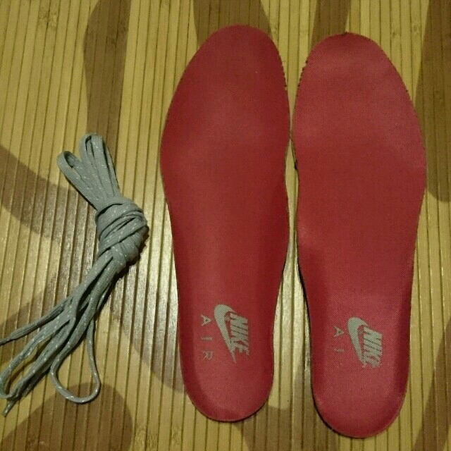 NIKE(ナイキ)のNike air max 27.5cm シルバー 赤 メンズの靴/シューズ(スニーカー)の商品写真