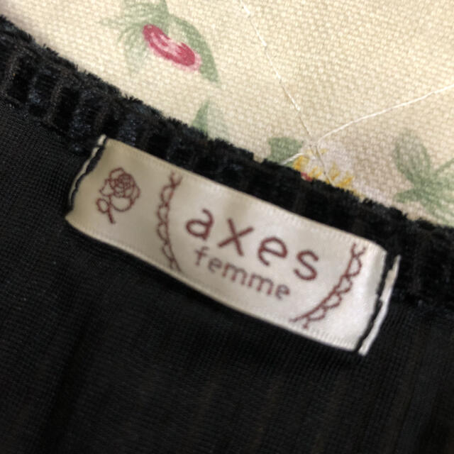 axes femme(アクシーズファム)の値下げしました　アクシーズファム　ブラック　コーデュロイ　カーディガン レディースのトップス(カーディガン)の商品写真