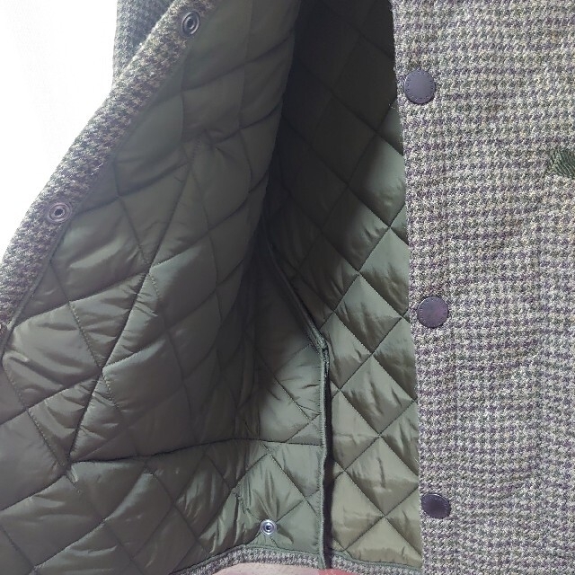 Barbour(バーブァー)のバブアー ノーカラー キルティングコート レディースのジャケット/アウター(ロングコート)の商品写真