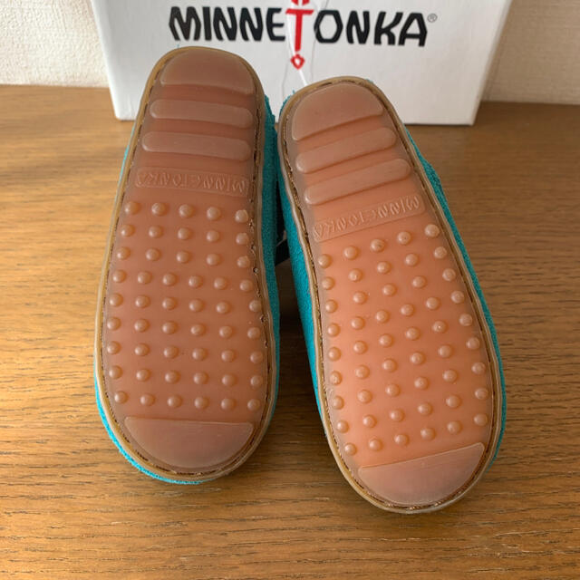 Minnetonka(ミネトンカ)のミネトンカ　ターコイズ　ブーツ　12 ベビーシューズ　キッズ　靴　フリンジ　青 キッズ/ベビー/マタニティのベビー靴/シューズ(~14cm)(ブーツ)の商品写真