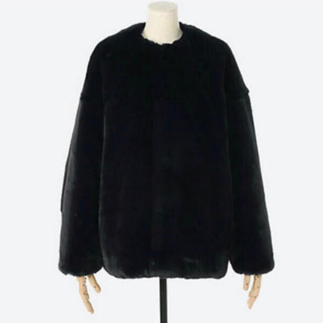 HYKE(ハイク)のHYKE  FAUX FUR REVERSIBLE JACKET ファーコート レディースのジャケット/アウター(毛皮/ファーコート)の商品写真