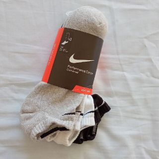 ナイキ(NIKE)のNIKE ナイキ SOFT．DRY ソックス 【27tom 様専用】(ソックス)