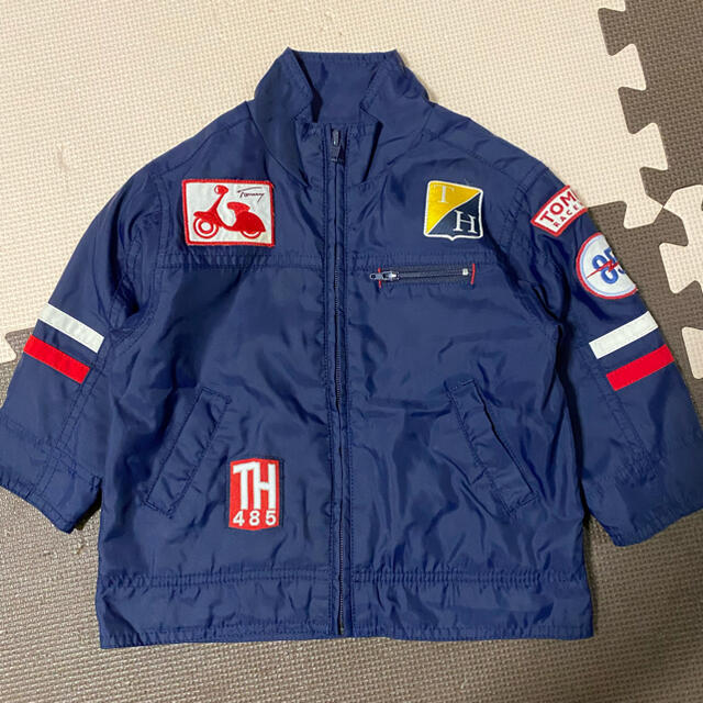 TOMMY HILFIGER(トミーヒルフィガー)のトミーヒルフィガー アウター ジャンパー 90 キッズ/ベビー/マタニティのキッズ服男の子用(90cm~)(ジャケット/上着)の商品写真