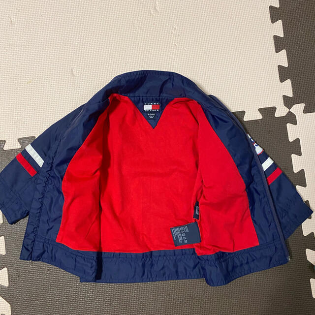 TOMMY HILFIGER(トミーヒルフィガー)のトミーヒルフィガー アウター ジャンパー 90 キッズ/ベビー/マタニティのキッズ服男の子用(90cm~)(ジャケット/上着)の商品写真