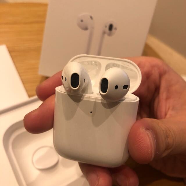 APPLE  AirPods Wireless Charging Case 8