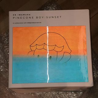 シルバー/レッド 岩村遠 EN IWAMURA PINECONE BOY SUNSET 2021