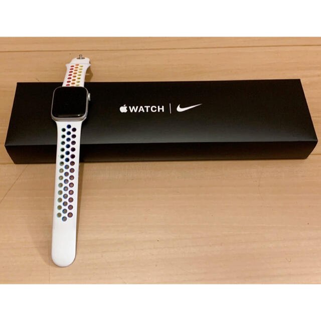 美品】Apple Watch SE 40mm GPS プライドエディション-