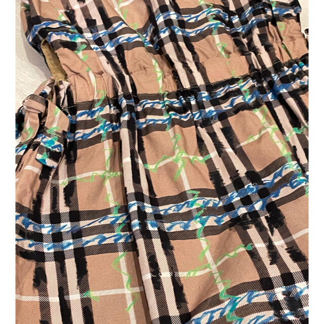 BURBERRY(バーバリー)のBurberryワンピース キッズ/ベビー/マタニティのキッズ服女の子用(90cm~)(ワンピース)の商品写真