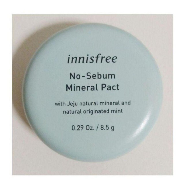 Innisfree(イニスフリー)の【新品】イニスフリー ミネラルパクト 8.5g コスメ/美容のベースメイク/化粧品(フェイスパウダー)の商品写真