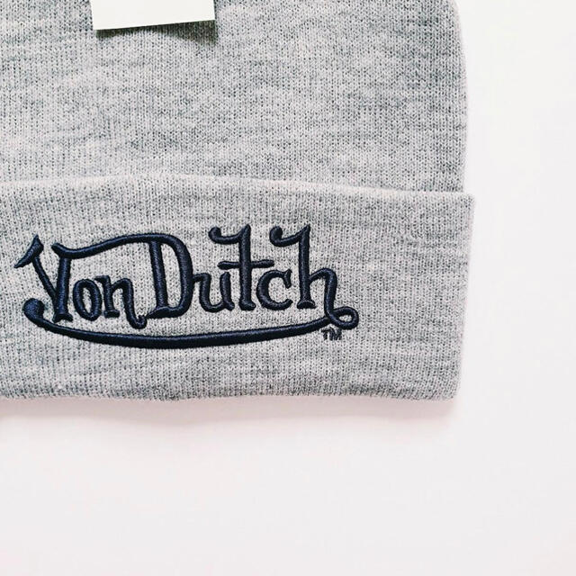 Von Dutch(ボンダッチ)のvondutch ボンダッチ　ニット帽　ニットキャップ　ビーニー レディースの帽子(ニット帽/ビーニー)の商品写真