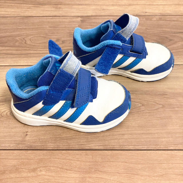 adidas(アディダス)の【箱無しは500円引】adidas キッズ　スニーカー キッズ/ベビー/マタニティのキッズ靴/シューズ(15cm~)(スニーカー)の商品写真