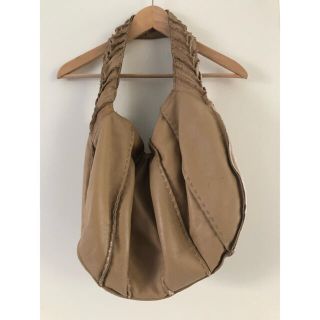 ザラ(ZARA)のZARA ショルダーバッグ　本革(ショルダーバッグ)